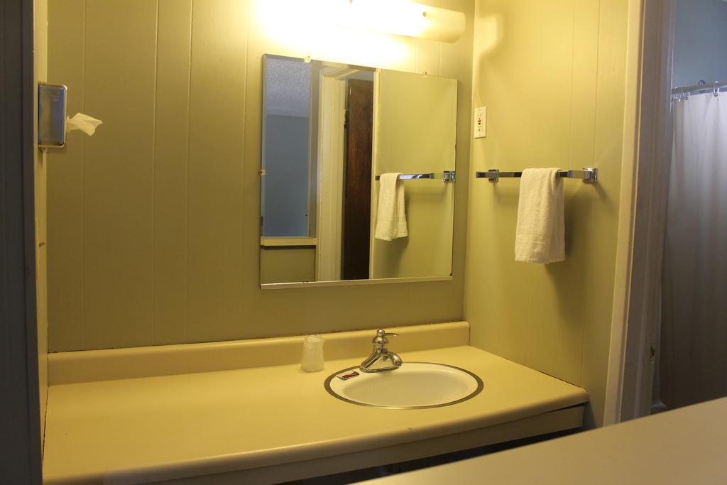 Coach N Four Motel Grass Valley Exterior foto