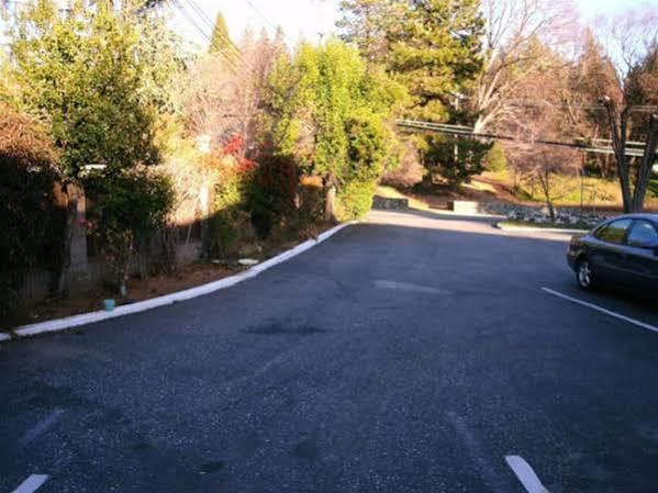 Coach N Four Motel Grass Valley Exterior foto